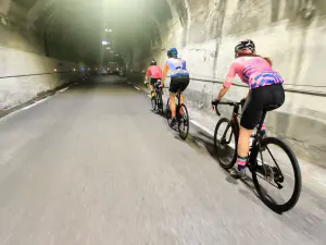 Crossing tunnels