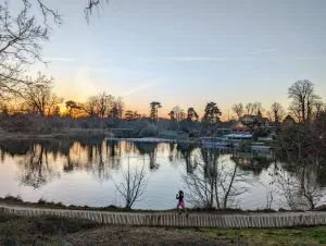 Sunset run in Bois de Boulogne